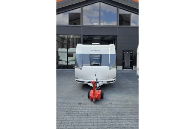 Hobby De Luxe (2024) thumbnail 6