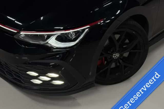 Volkswagen Golf (2021) thumbnail 2