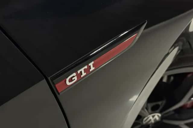 Volkswagen Golf (2021) thumbnail 6