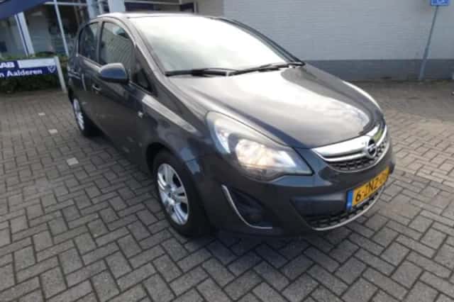 Opel Corsa (2014) thumbnail 2
