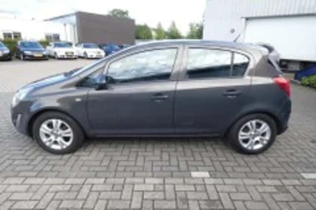 Opel Corsa (2014) thumbnail 4