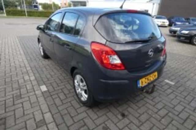 Opel Corsa (2014) thumbnail 5