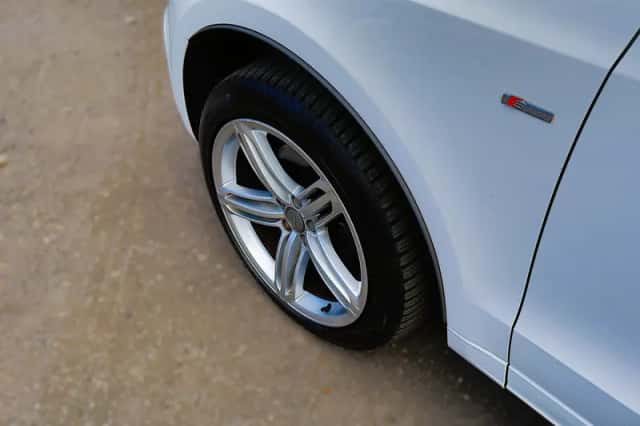 Audi Q5 (2009) thumbnail 2