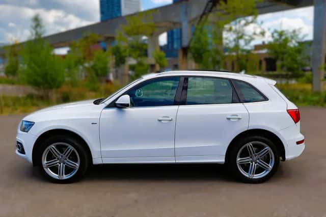 Audi Q5 (2009) thumbnail 3
