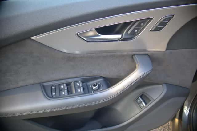 Audi Q7 (2021) thumbnail 4