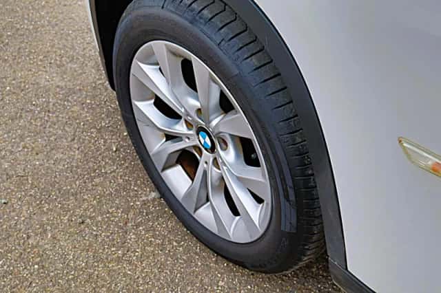 BMW X1 (2011) thumbnail 2