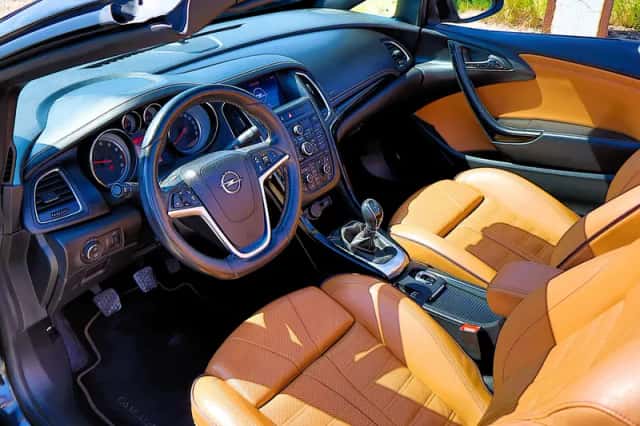 Opel CASCADA (2013) thumbnail 4
