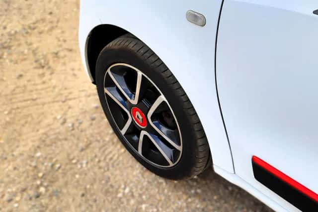 Renault Twingo (2014) thumbnail 2