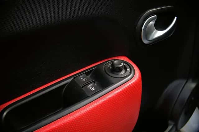 Renault Twingo (2014) thumbnail 4