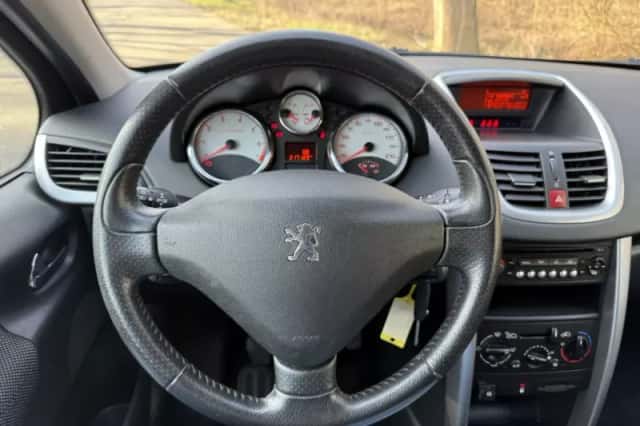 Peugeot 207 (2009) thumbnail 2