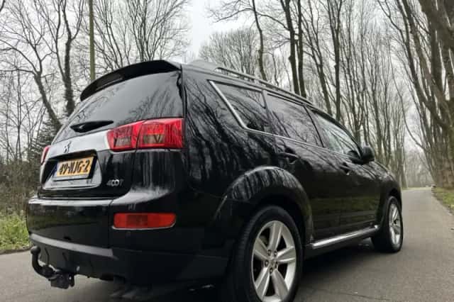 Peugeot 4007 (2010) thumbnail 3