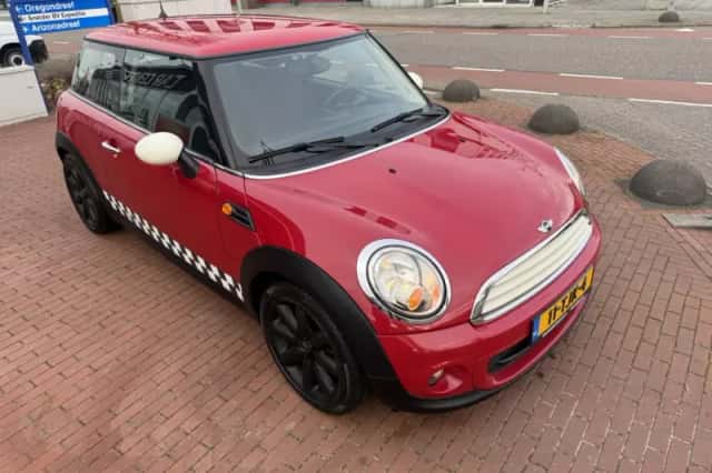 MINI One (2012) thumbnail 4