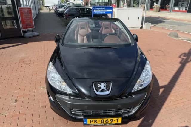 Peugeot 308 (2010) thumbnail 6