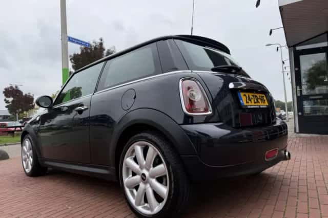 MINI Cooper (2008) thumbnail 4