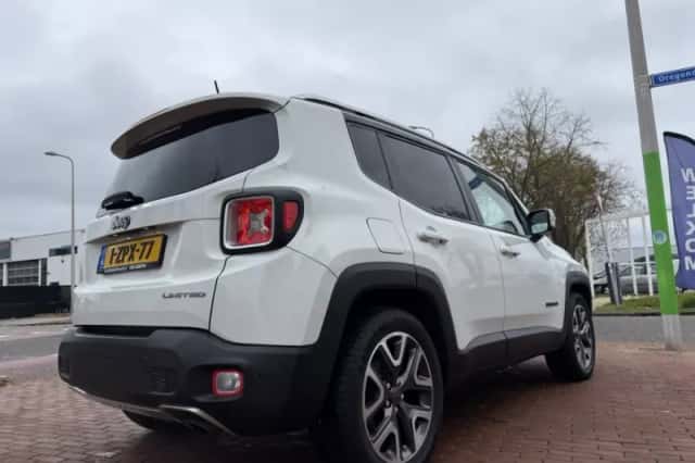 Jeep Renegade (2015) thumbnail 4