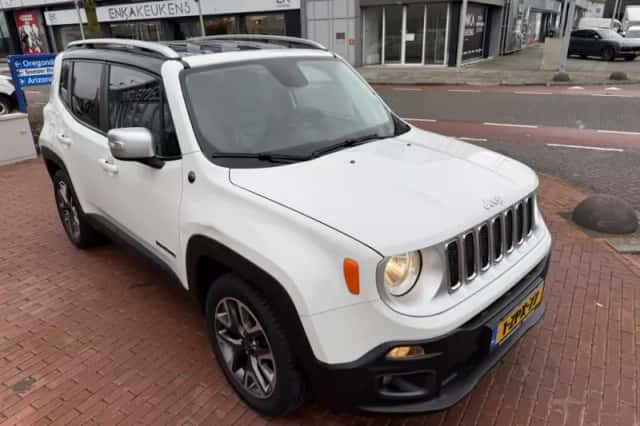 Jeep Renegade (2015) thumbnail 5