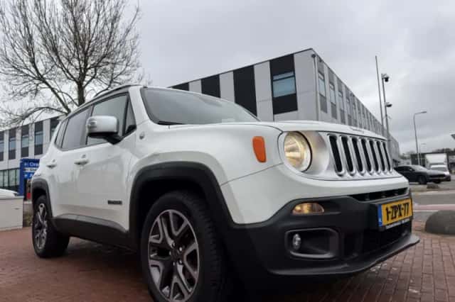 Jeep Renegade (2015) thumbnail 6
