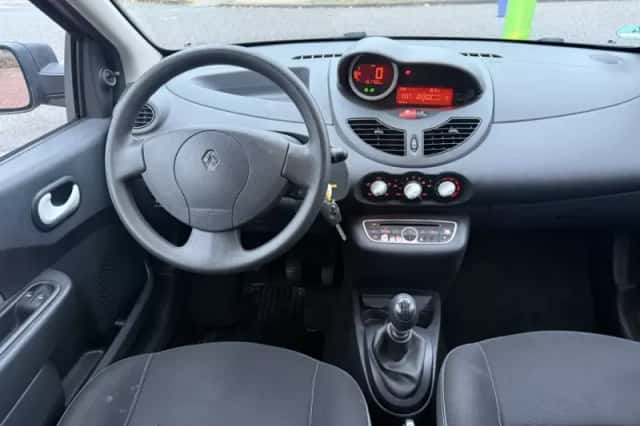 Renault Twingo (2011) thumbnail 2