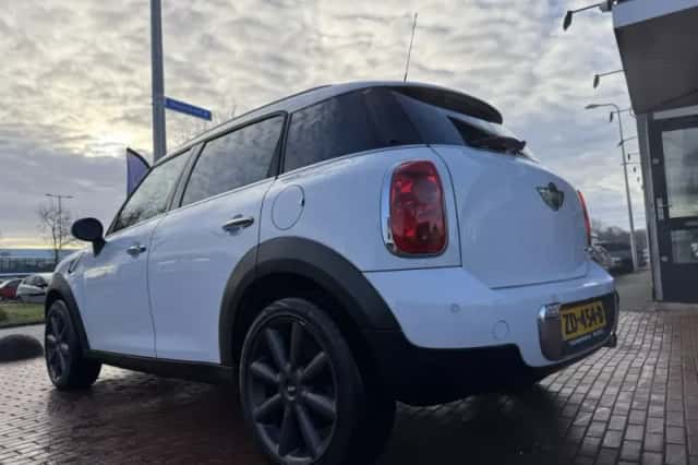 MINI Countryman (2013) thumbnail 3
