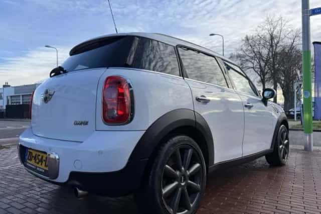 MINI Countryman (2013) thumbnail 4