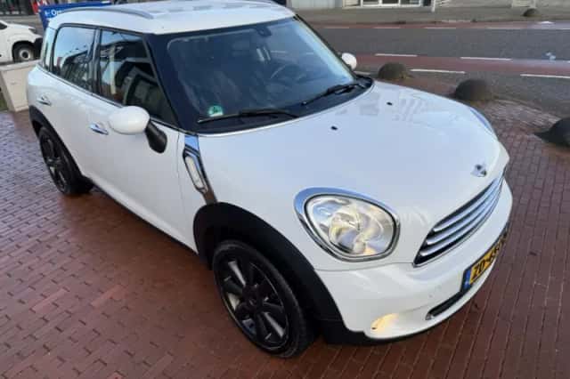 MINI Countryman (2013) thumbnail 5