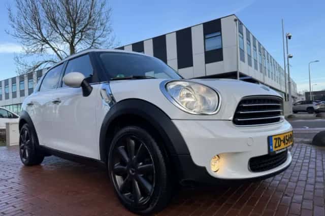 MINI Countryman (2013) thumbnail 6