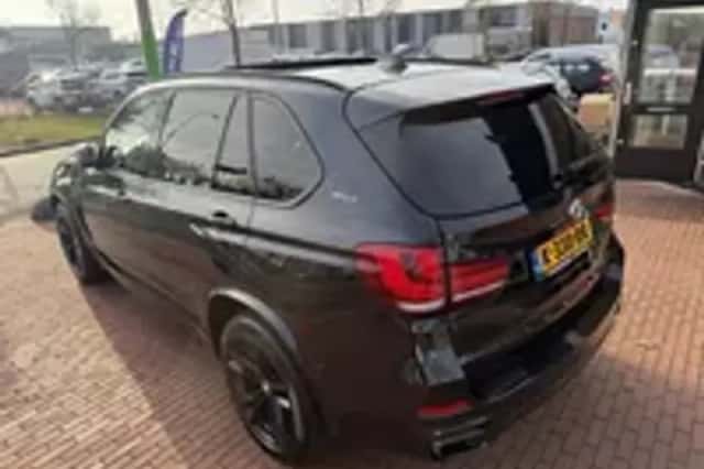 BMW X5 (2017) thumbnail 2