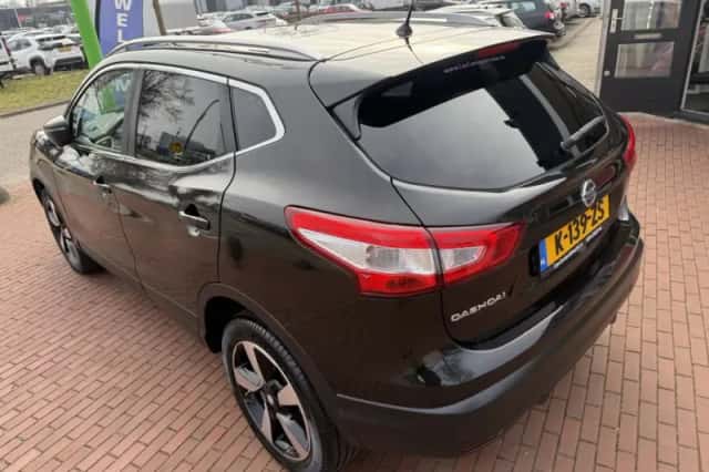 Nissan Qashqai (2017) thumbnail 3