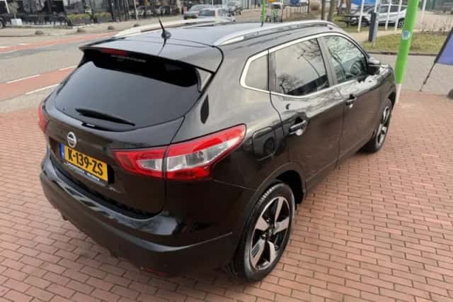 Nissan Qashqai (2017) thumbnail 4
