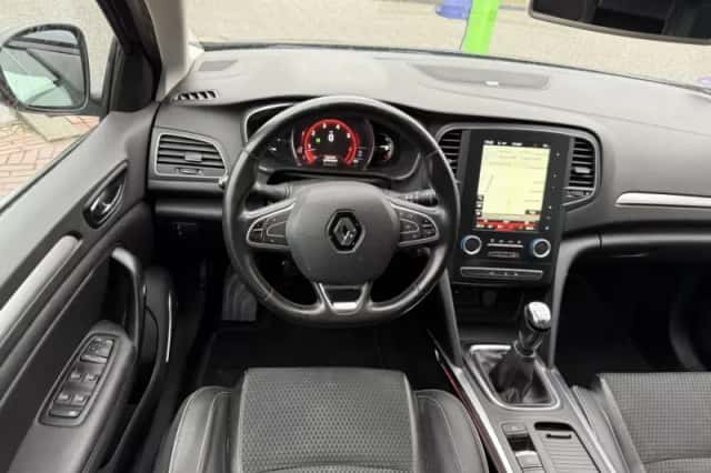Renault Mégane (2017) thumbnail 6