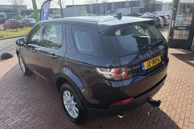 Land Rover Discovery Sport (2016) thumbnail 3