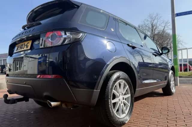 Land Rover Discovery Sport (2016) thumbnail 4