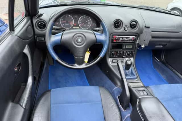 Mazda MX-5 (1999) thumbnail 3
