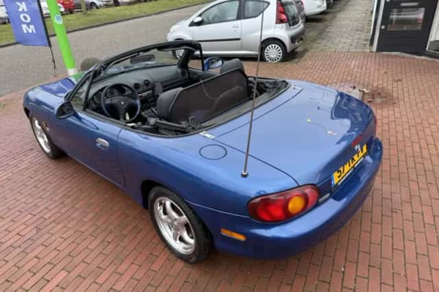 Mazda MX-5 (1999) thumbnail 5