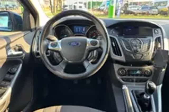 Ford Focus (2012) thumbnail 2
