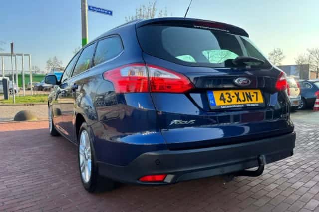 Ford Focus (2012) thumbnail 4