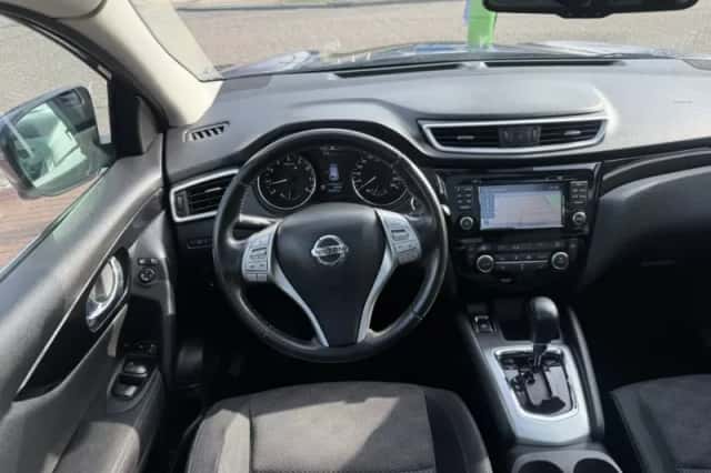 Nissan Qashqai (2015) thumbnail 2