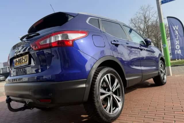 Nissan Qashqai (2015) thumbnail 3