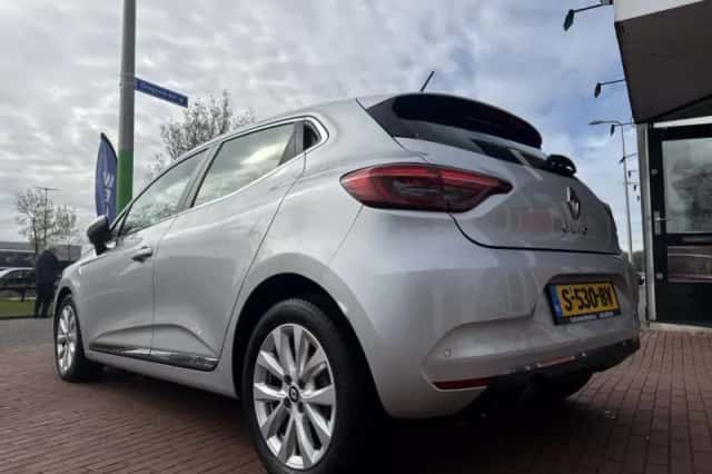 Renault Clio (2021) thumbnail 4