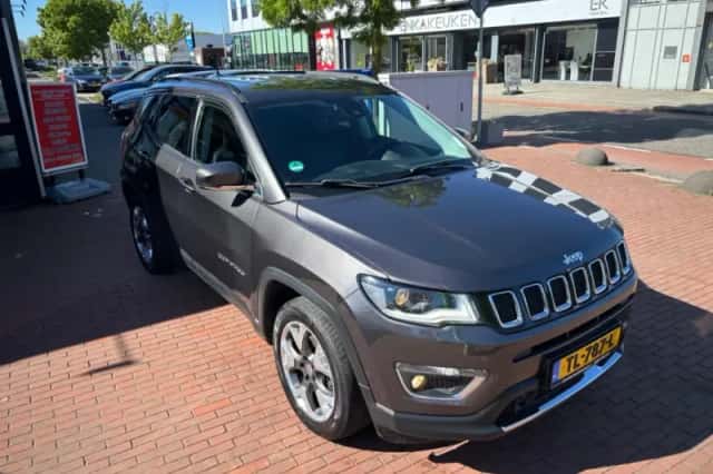Jeep Compass (2018) thumbnail 6