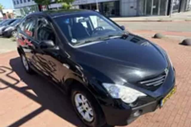 SsangYong Actyon (2008) thumbnail 4