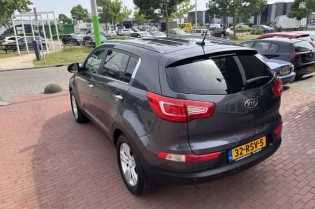 Kia Sportage (2011) thumbnail 4