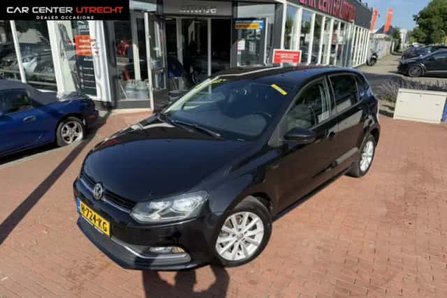 Volkswagen Polo (2016) thumbnail 1