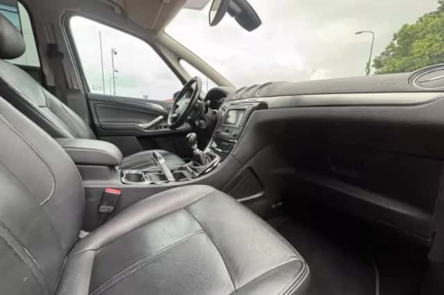 Ford S-Max (2012) thumbnail 4