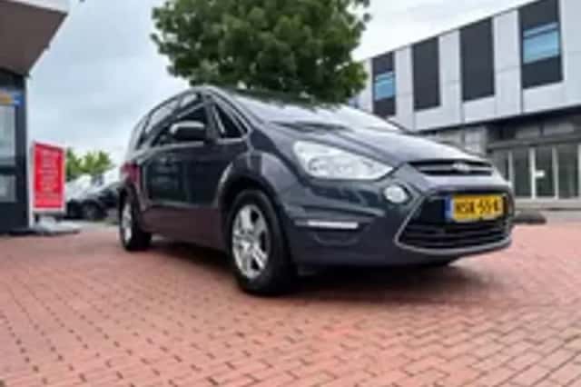 Ford S-Max (2012) thumbnail 3
