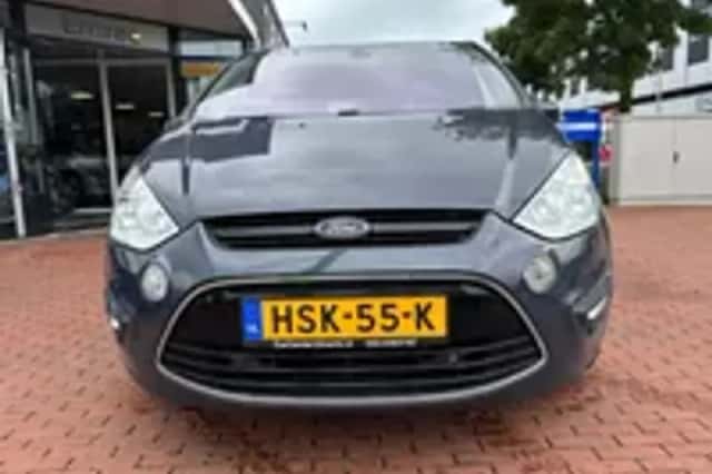 Ford S-Max (2012) thumbnail 4