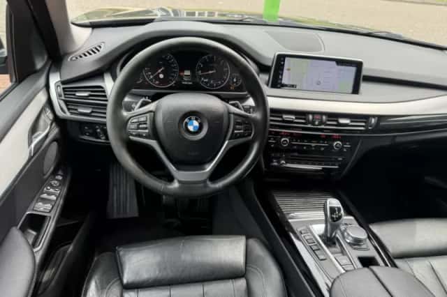 BMW X5 (2017) thumbnail 2