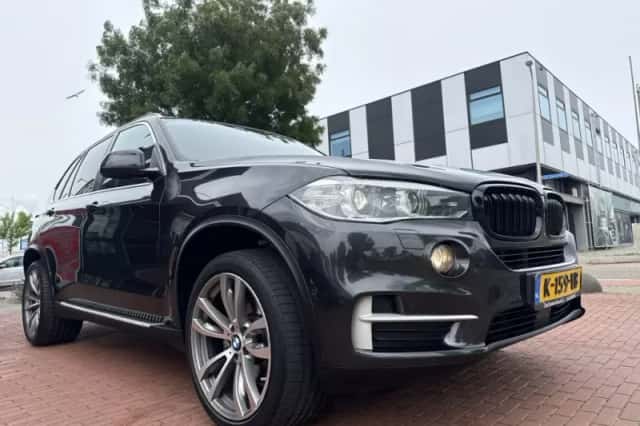 BMW X5 (2017) thumbnail 6