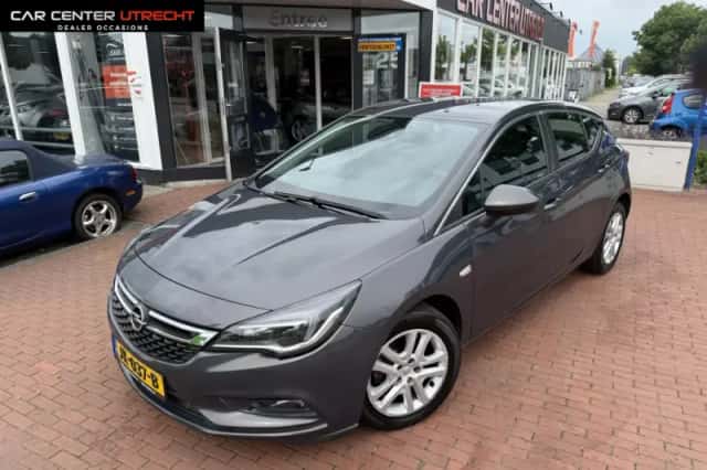 Opel Astra (2016) thumbnail 1