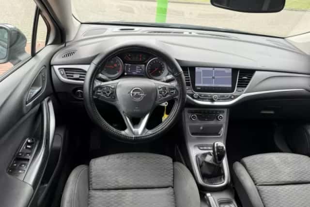 Opel Astra (2016) thumbnail 5